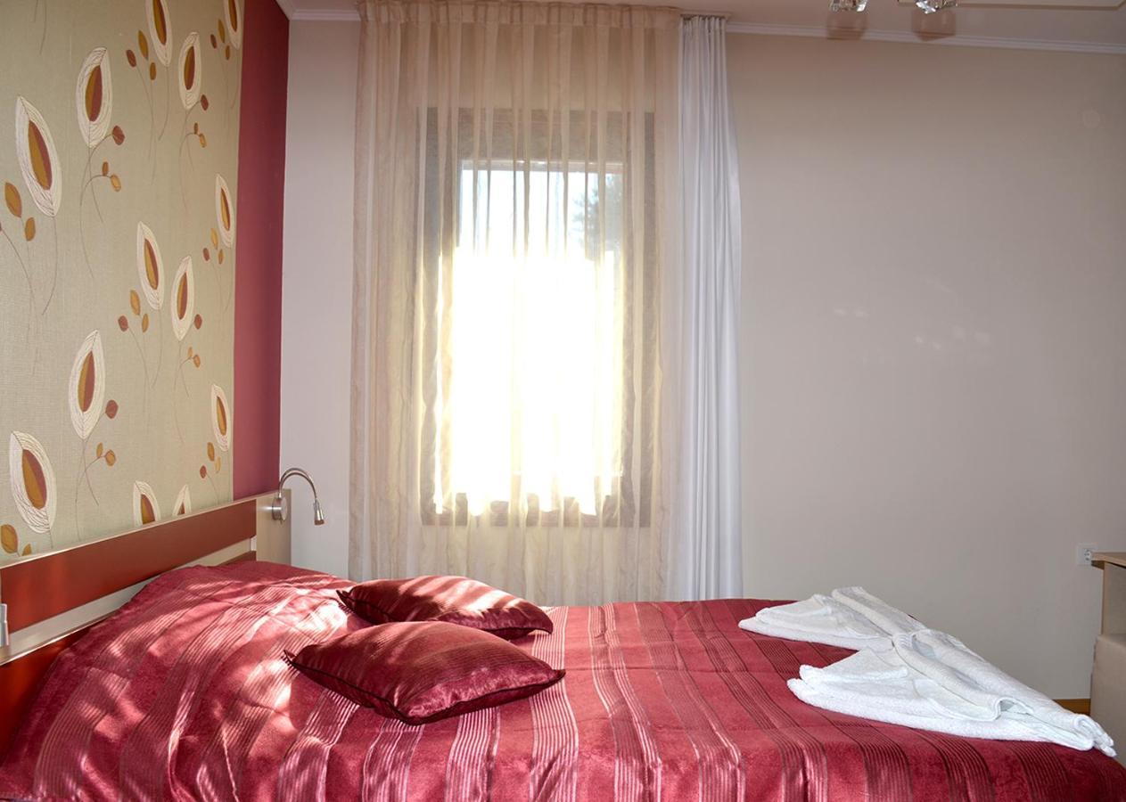 Къщи За Гости "Карата" 2 Dövlen Dış mekan fotoğraf